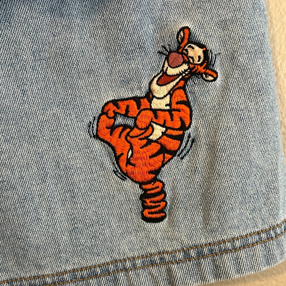 Vintage High Waisted Original Tigger Patch Demin Rivet Shorts - Mickey Inc. - Picture 10 of 17